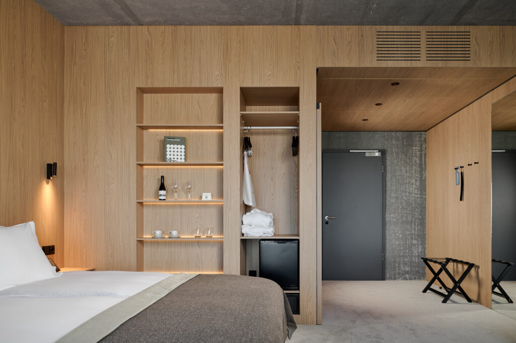 Black Sand Hotel | Studio CAPN